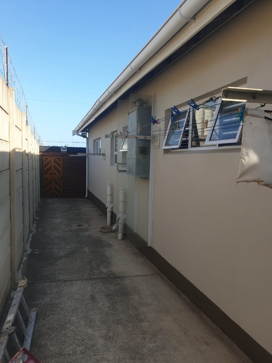 9 Bedroom Property for Sale in Greenfields Eastern Cape